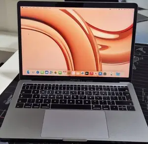 New Laptop Apple MacBook Pro 2017 8GB Intel Core i5 SSD 256GB