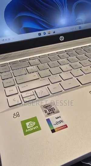 New Laptop HP Pavilion 10 8GB Intel Core i5 SSD 512GB