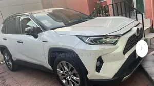 Toyota RAV4 2021 Off white