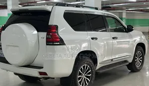 Toyota Land Cruiser 2018 White