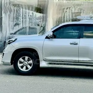 Toyota Land Cruiser 2016 White