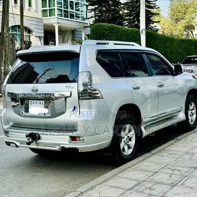 Toyota Land Cruiser 2016 White