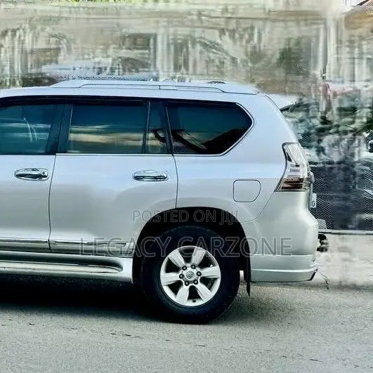 Toyota Land Cruiser 2016 White