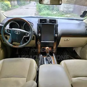 Toyota Land Cruiser 2016 White