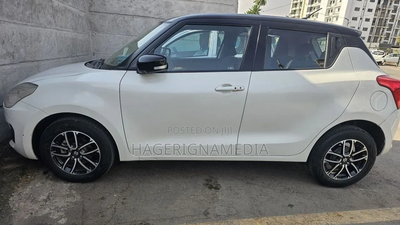Suzuki Swift 2022 White