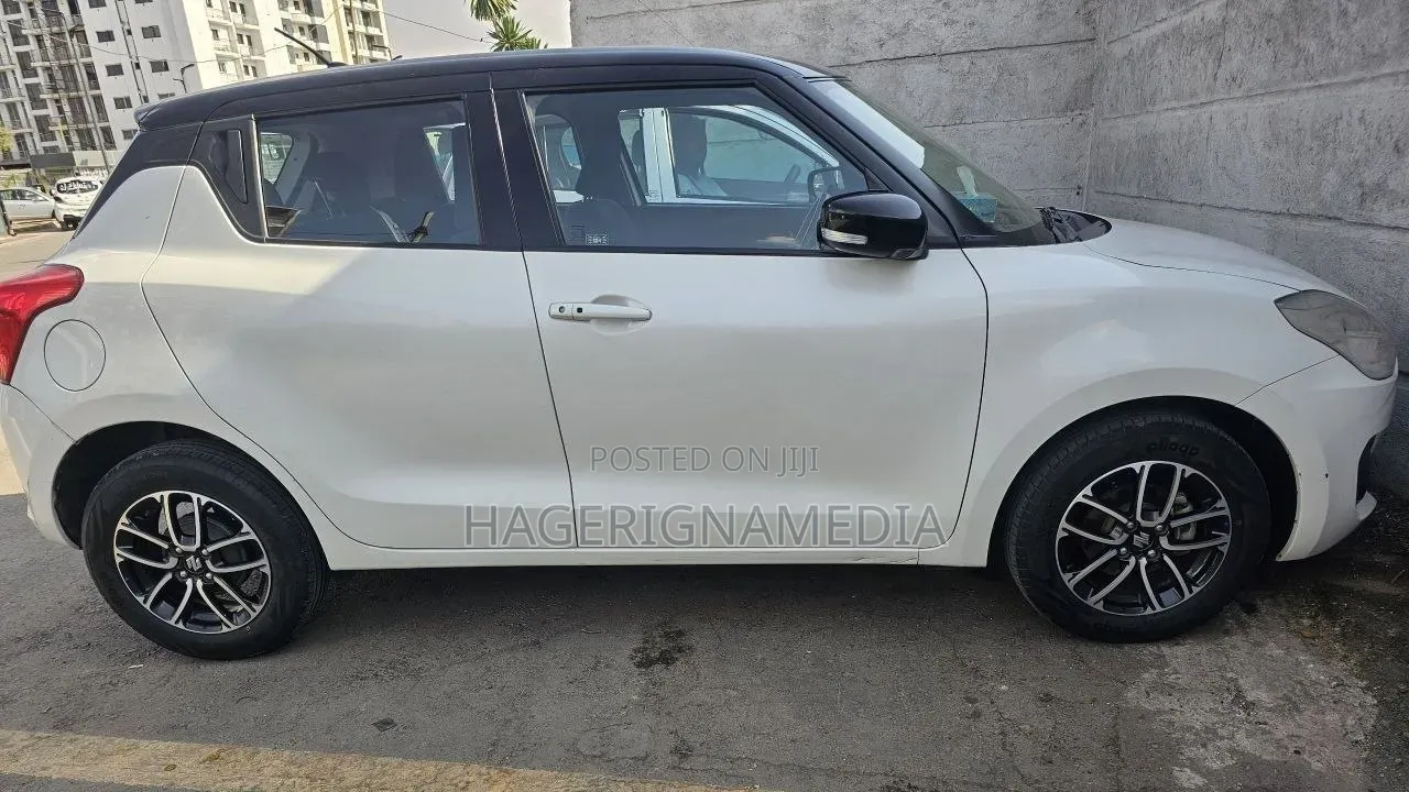 Suzuki Swift 2022 White