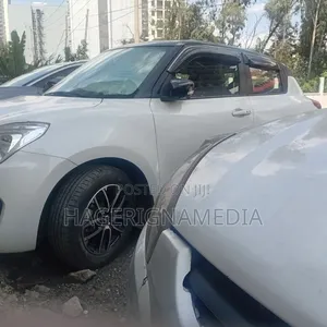 Suzuki Swift 2022 White