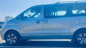 Hyundai Starex 2015 Silver