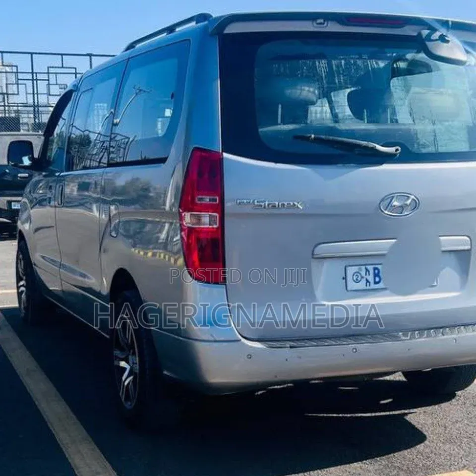 Hyundai Starex 2015 Silver