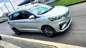 Suzuki Ertiga 2022 Silver