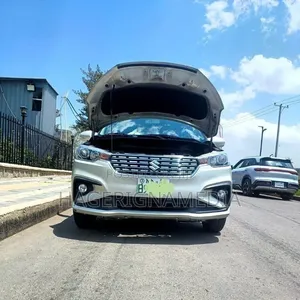 Suzuki Ertiga 2022 Silver