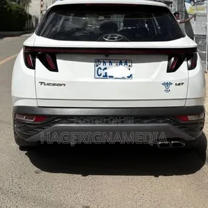 Hyundai Tucson 2022 White