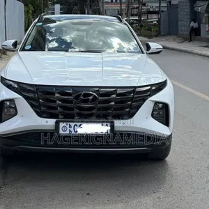 Hyundai Tucson 2022 White