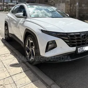 Hyundai Tucson 2022 White