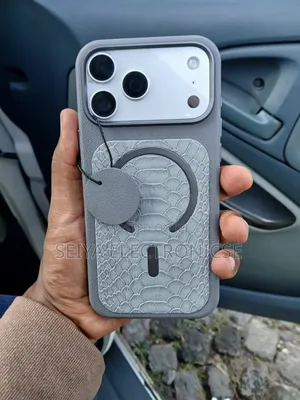iPhones 17pro Max Leather Case Wireless Charging Capability