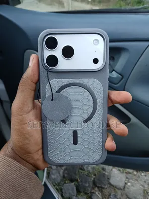 iPhones 17pro Max Leather Case Wireless Charging Capability