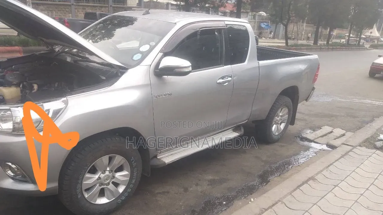 Toyota Hilux 2017 Gray