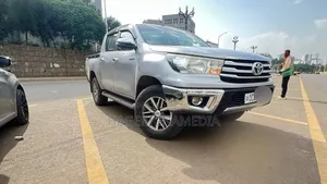 Toyota Hilux 2018 Silver