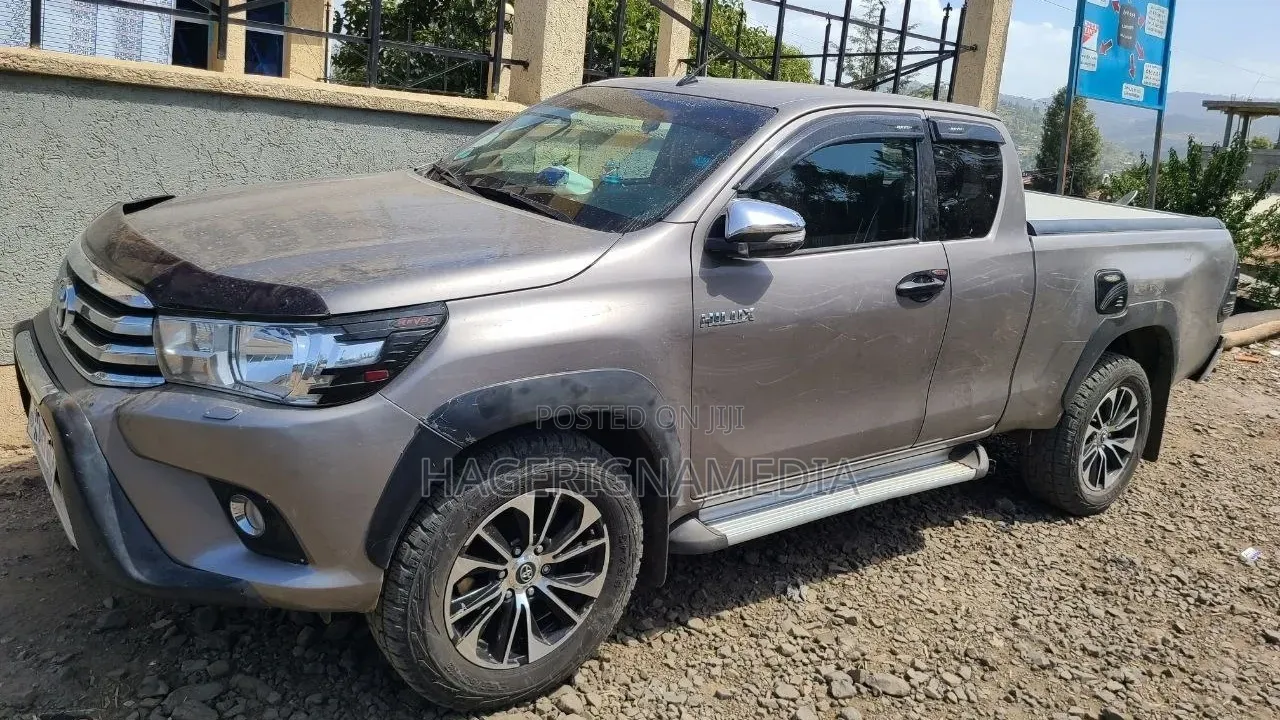 Toyota Hilux 2017 Silver