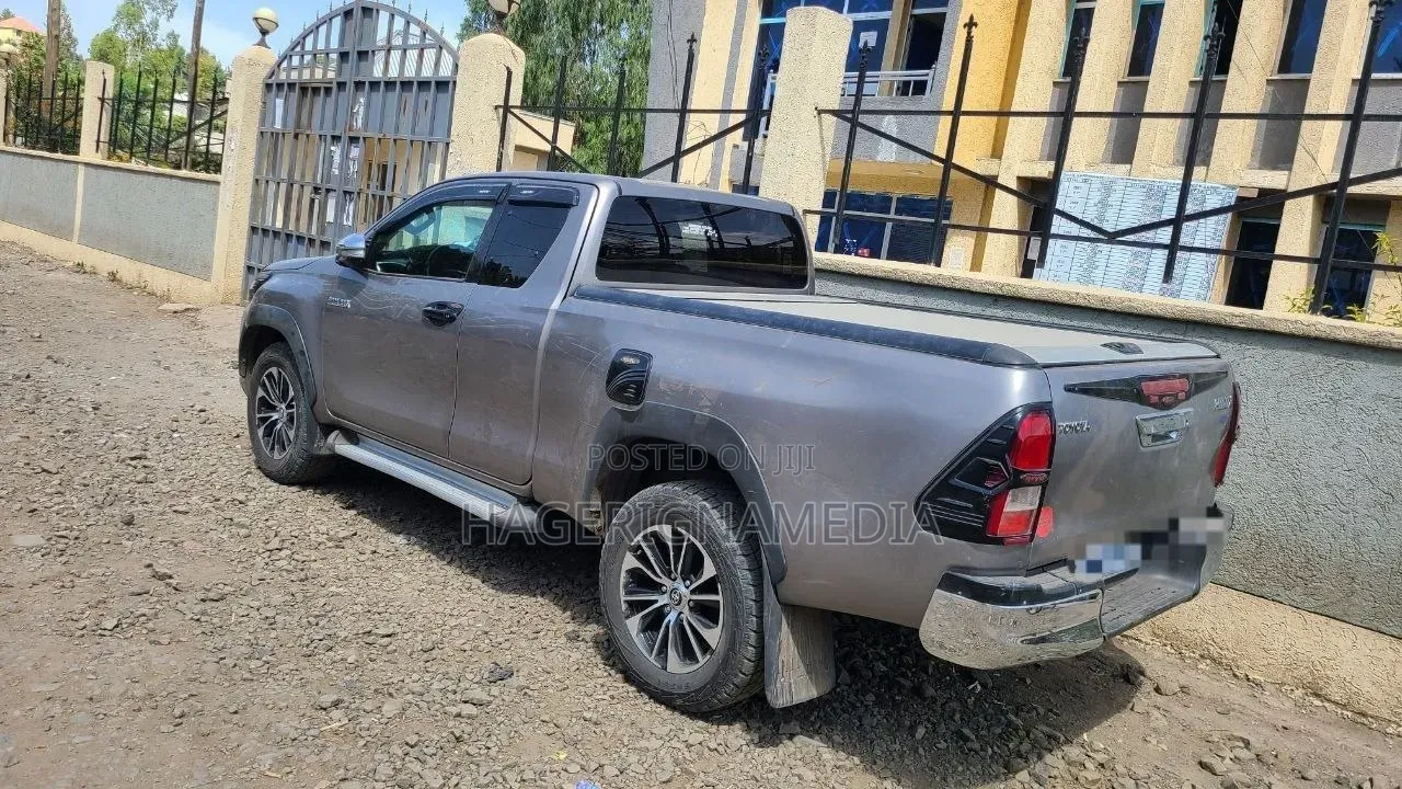Toyota Hilux 2017 Silver