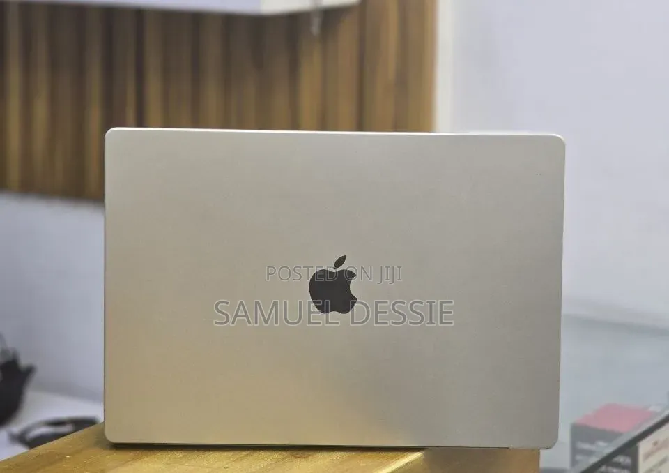New Laptop Apple MacBook Pro 2021 M1 32GB Apple M1 Pro SSD 512GB