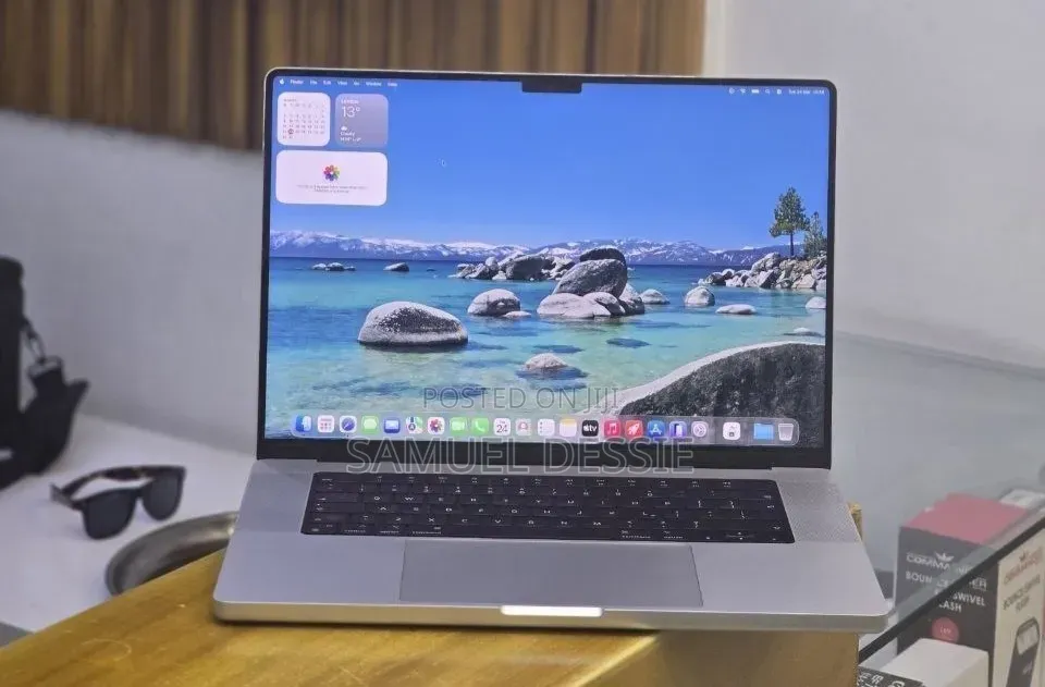 New Laptop Apple MacBook Pro 2021 M1 32GB Apple M1 Pro SSD 512GB