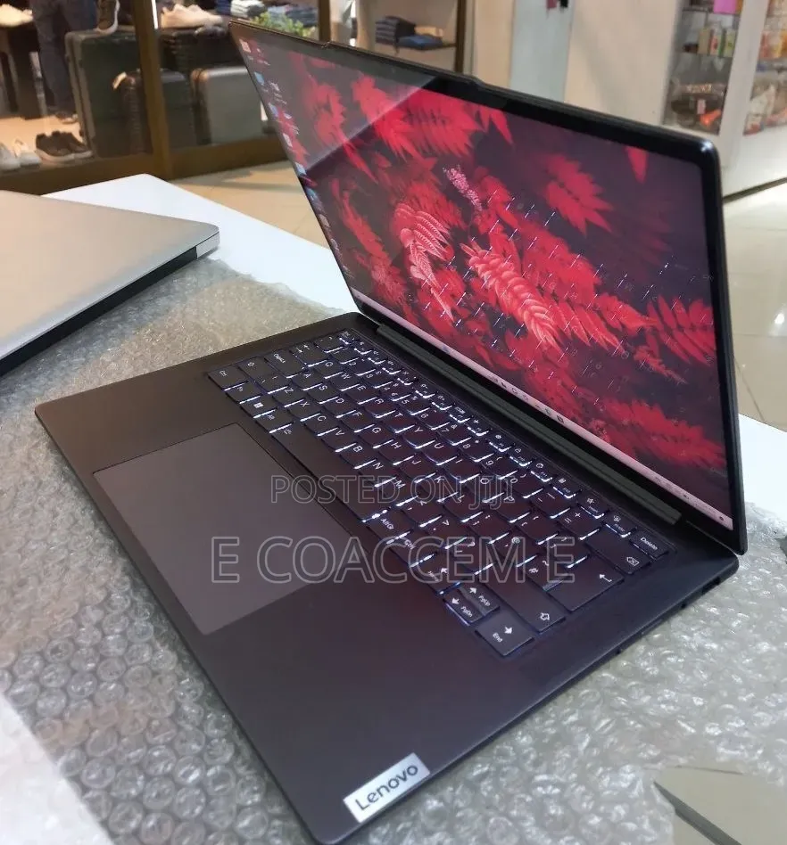 New Laptop Lenovo 32GB AMD Ryzen 7 SSD 1T