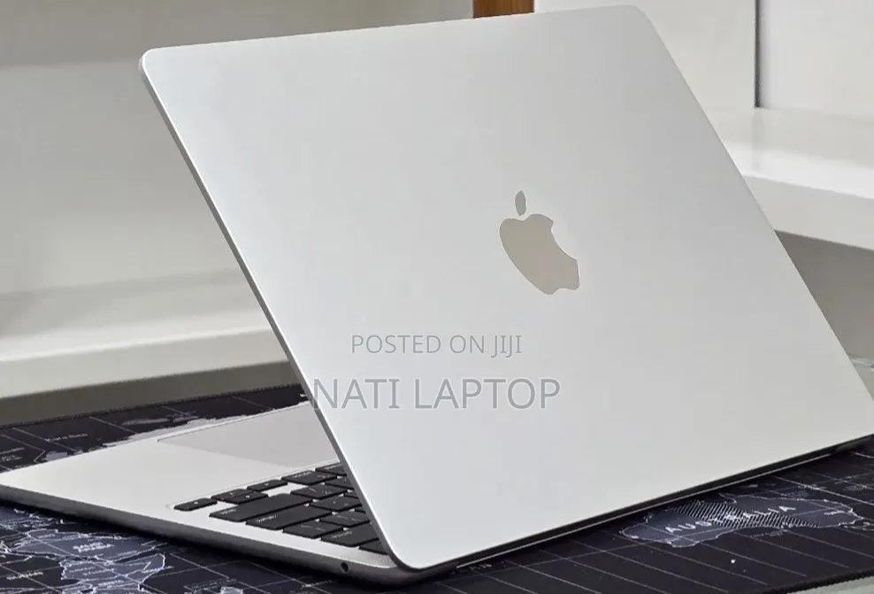 New Laptop Apple MacBook Air 2022 M2 16GB Apple M2 SSD 512GB