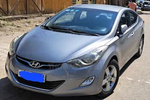 Hyundai Elantra 2013 Silver