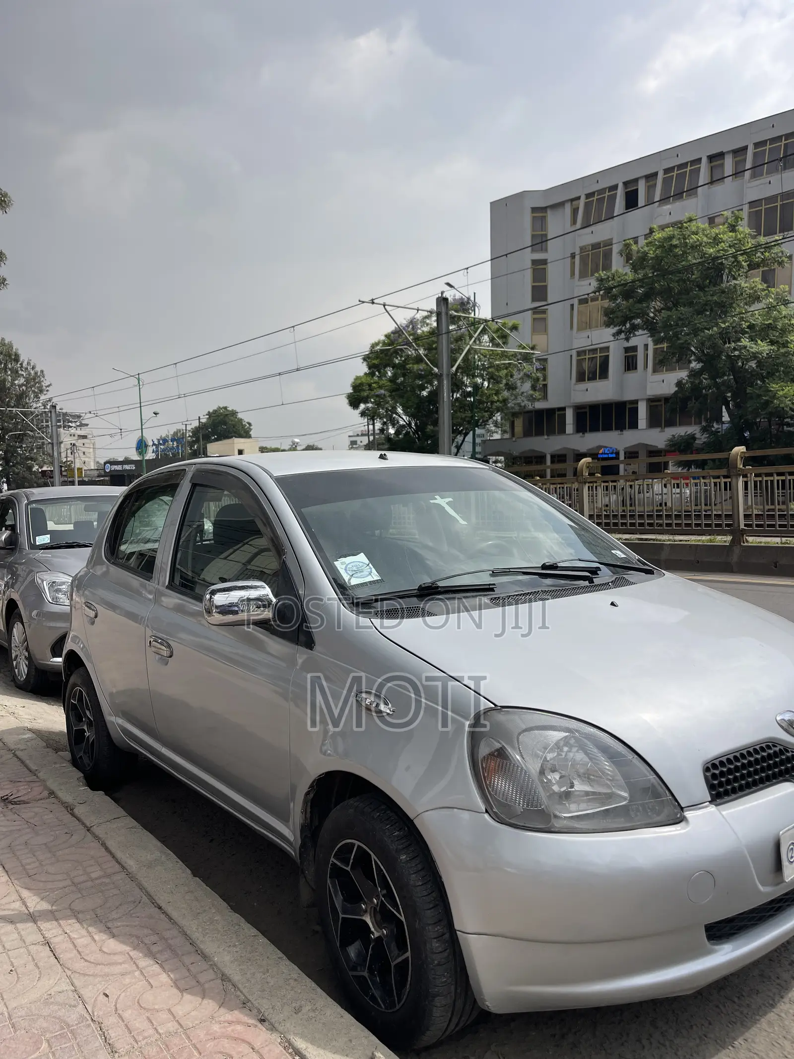 Toyota Vitz 1999 Silver