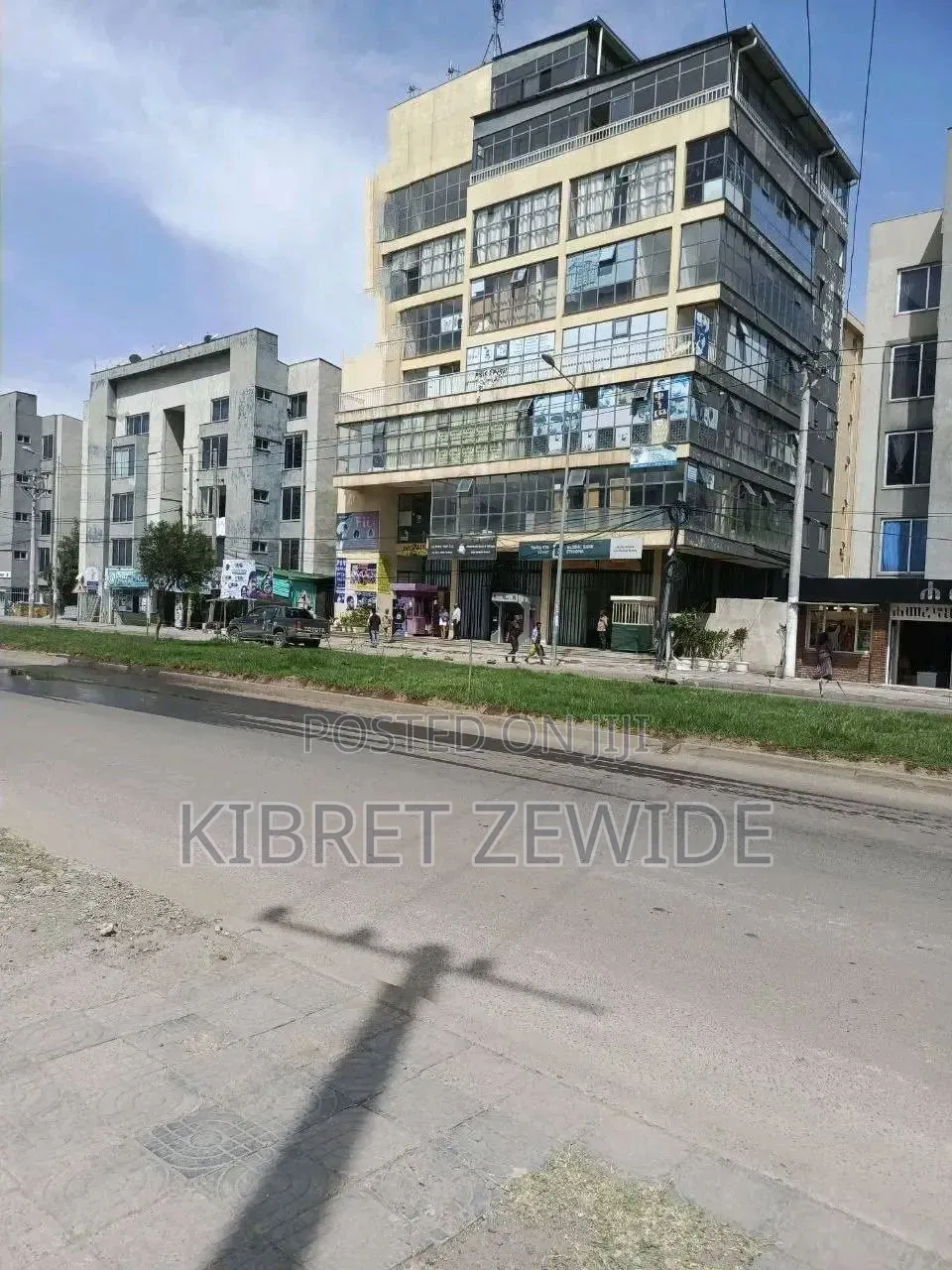 ኮሜርሻል ህንፃ ሽያጭ