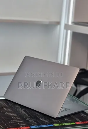New Laptop Apple MacBook 2018 32GB Intel Core i7 SSD 1T