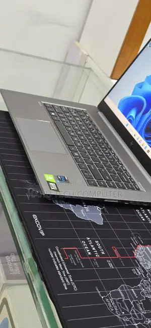New Laptop HP ZBook 15 32GB Intel Core i7 SSD 512GB