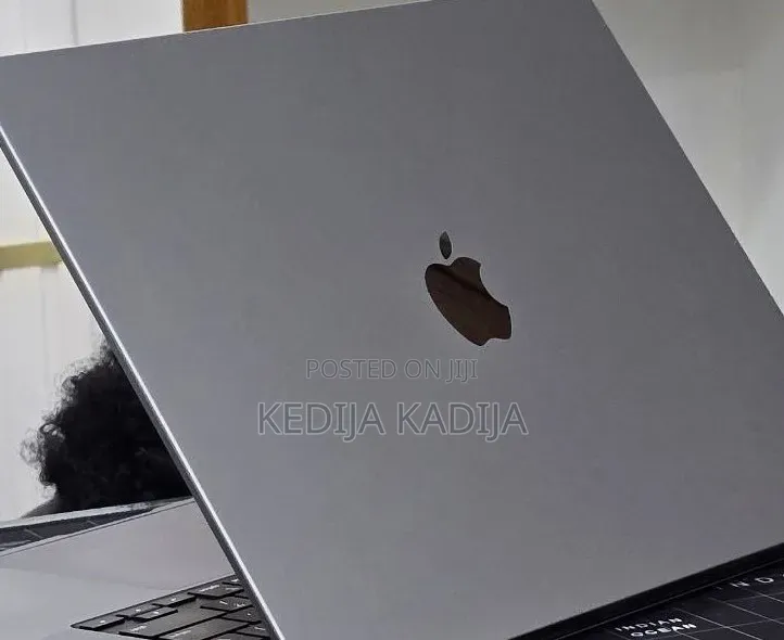 New Laptop Apple MacBook Pro 2021 M1 32GB Apple M1 Pro SSD 512GB