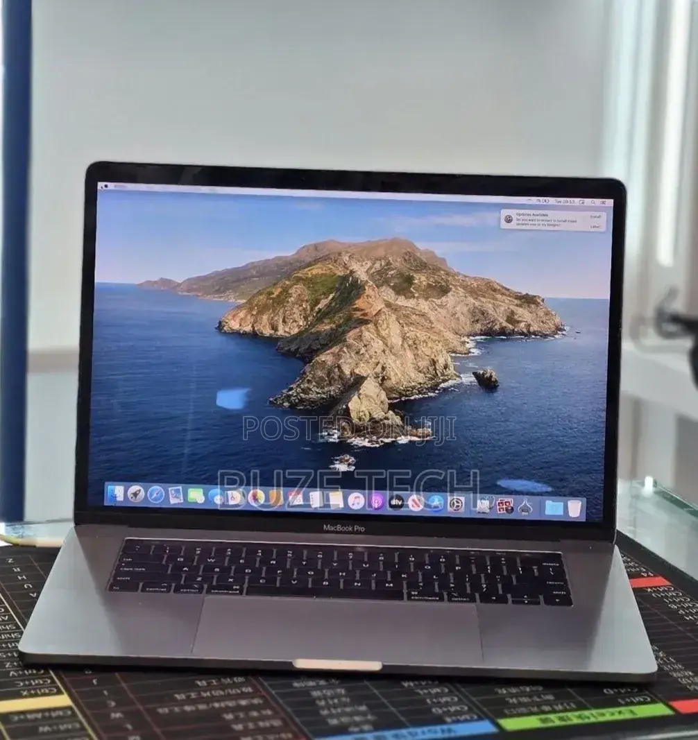 New Laptop Apple MacBook Pro 2018 32GB Intel Core i7 SSD 1T