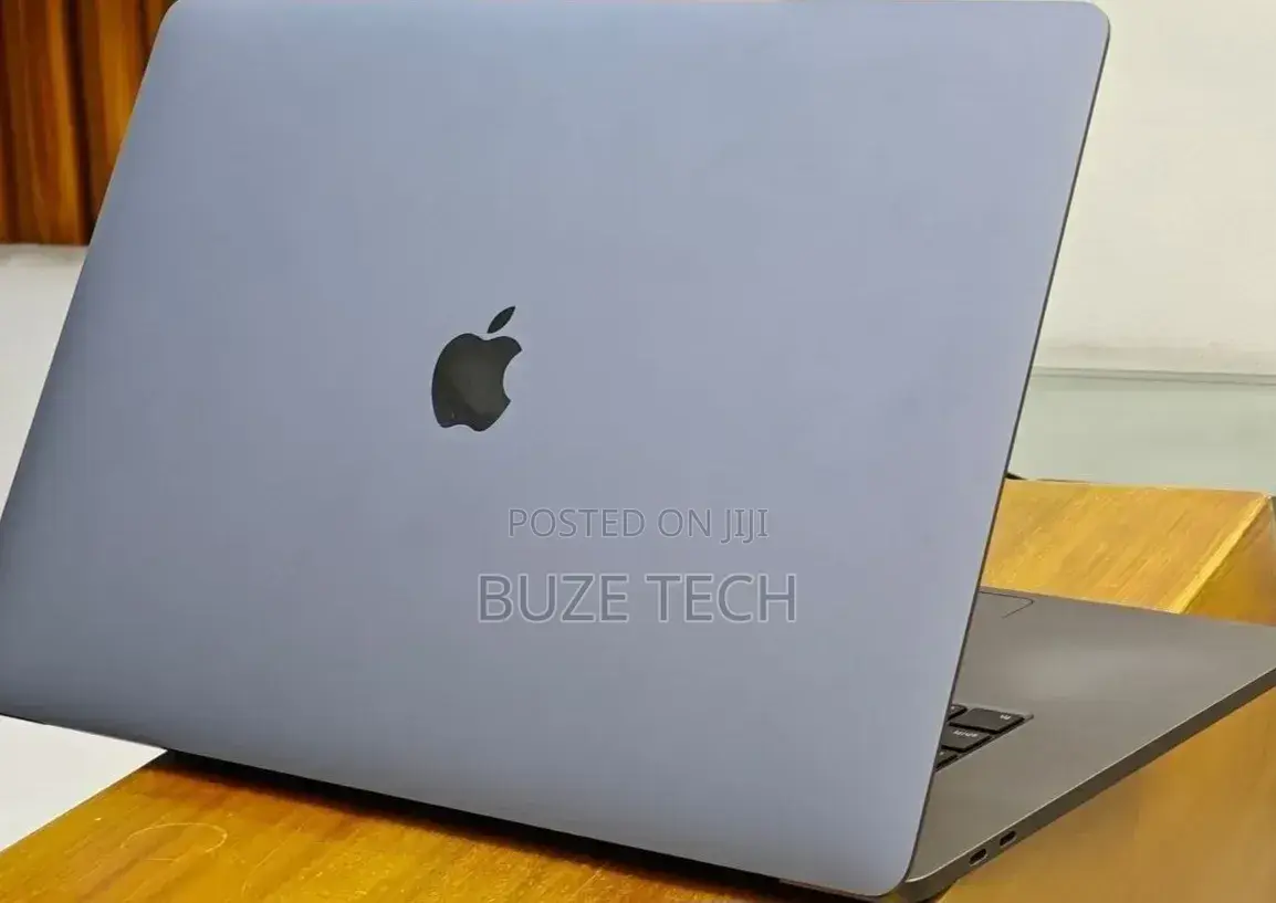 New Laptop Apple MacBook Pro 2018 16GB Intel Core i7 SSD 512GB
