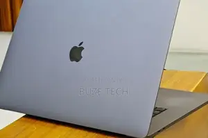 New Laptop Apple MacBook Pro 2018 16GB Intel Core i7 SSD 512GB