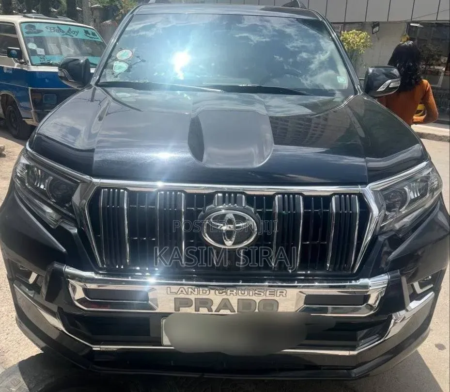 Toyota Land Cruiser Prado 2022 Gray