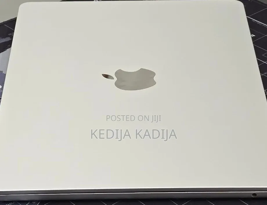New Laptop Apple MacBook Air 2022 M2 16GB Apple M2 SSD 512GB