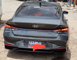 Hyundai Avante 2021 Gray