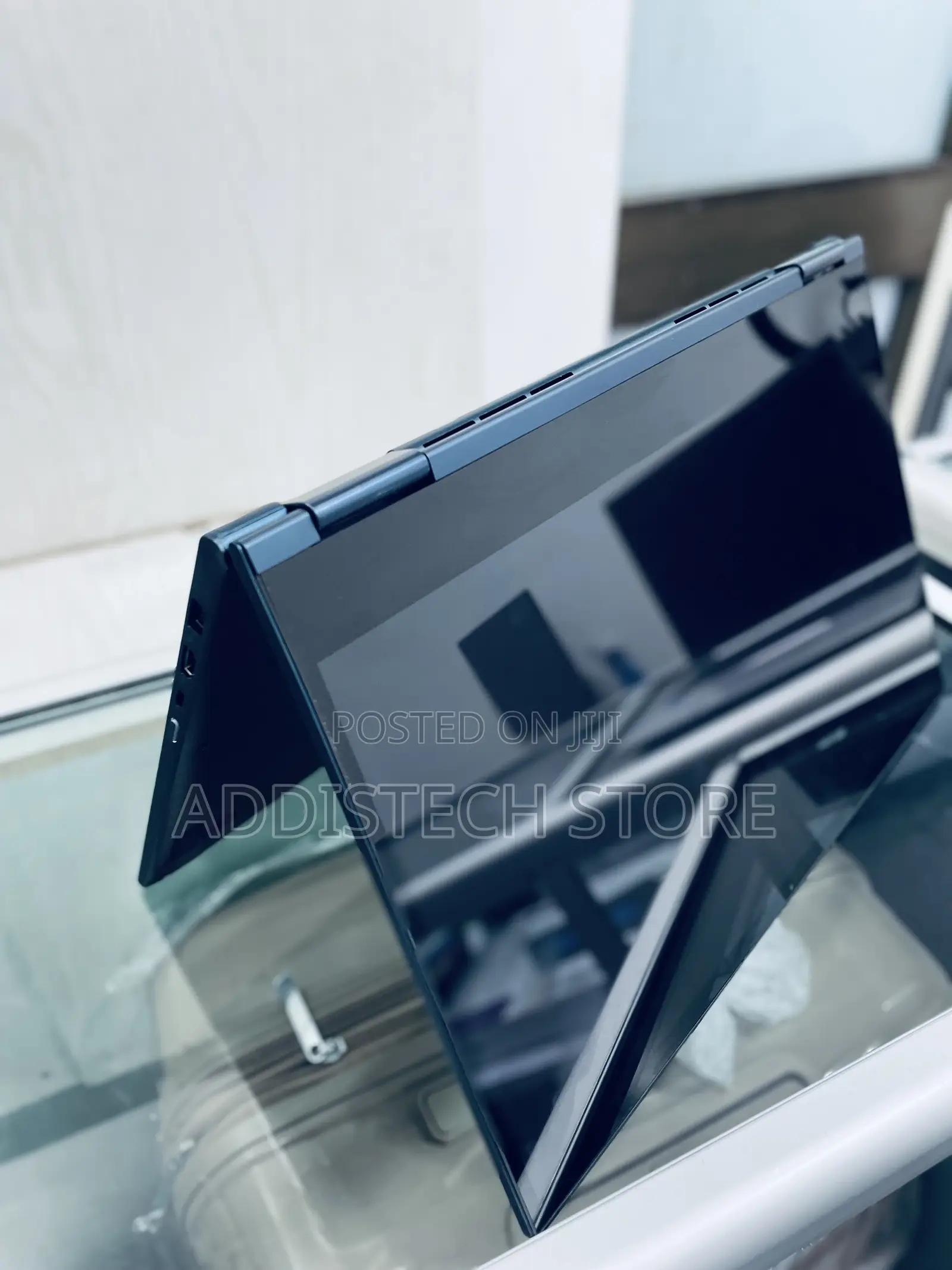 New Laptop Lenovo Yoga C740 8GB Intel Core i5 SSD 512GB