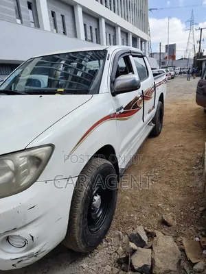 Toyota Hilux 2006 White