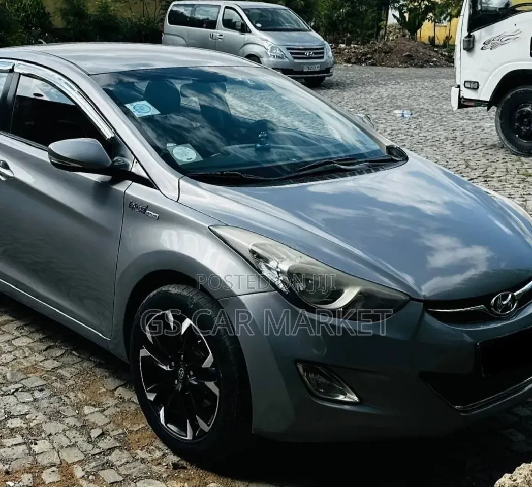 Hyundai Avante 2013 Gray