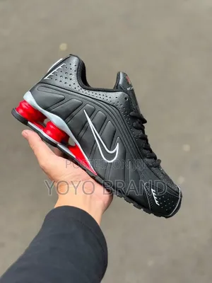 Nike Shox R4 in a Black and Red Fashion Sneakers