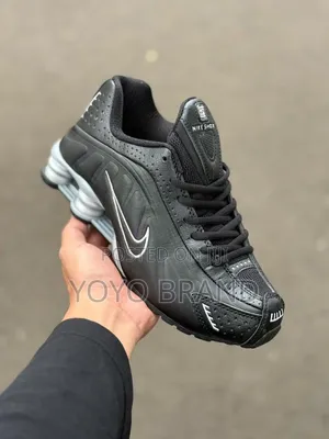 #Nike Shox R4 Qs in a Black /Metallic Silver