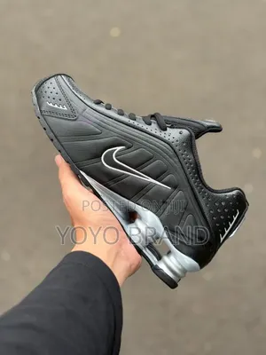 #Nike Shox R4 Qs in a Black /Metallic Silver