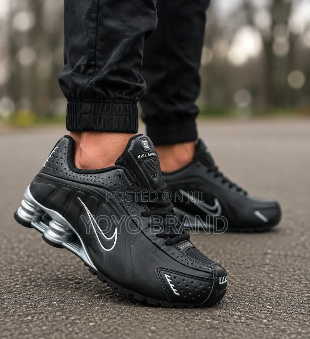 #Nike Shox R4 Qs in a Black /Metallic Silver