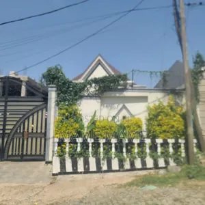 5bdrm Villa in Addis Abeba, Bole for sale