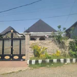 5bdrm Villa in Addis Abeba, Bole for sale