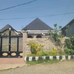 5bdrm Villa in Addis Abeba, Bole for sale